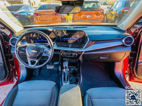 Used 2025 Chevrolet Trax LT w/ Driver Confidence Package image 16