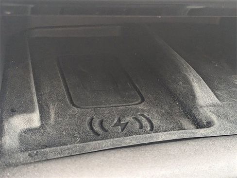 Used 2024 Land Rover Discovery S image 24