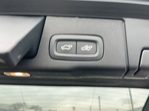 Used 2025 Volvo XC60 B5 Plus image 27