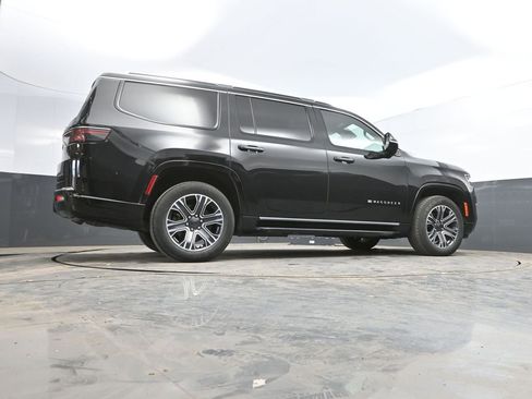 Used 2024 Jeep Wagoneer Series II w/ Flexible Seating Group AWD/4WD image 38