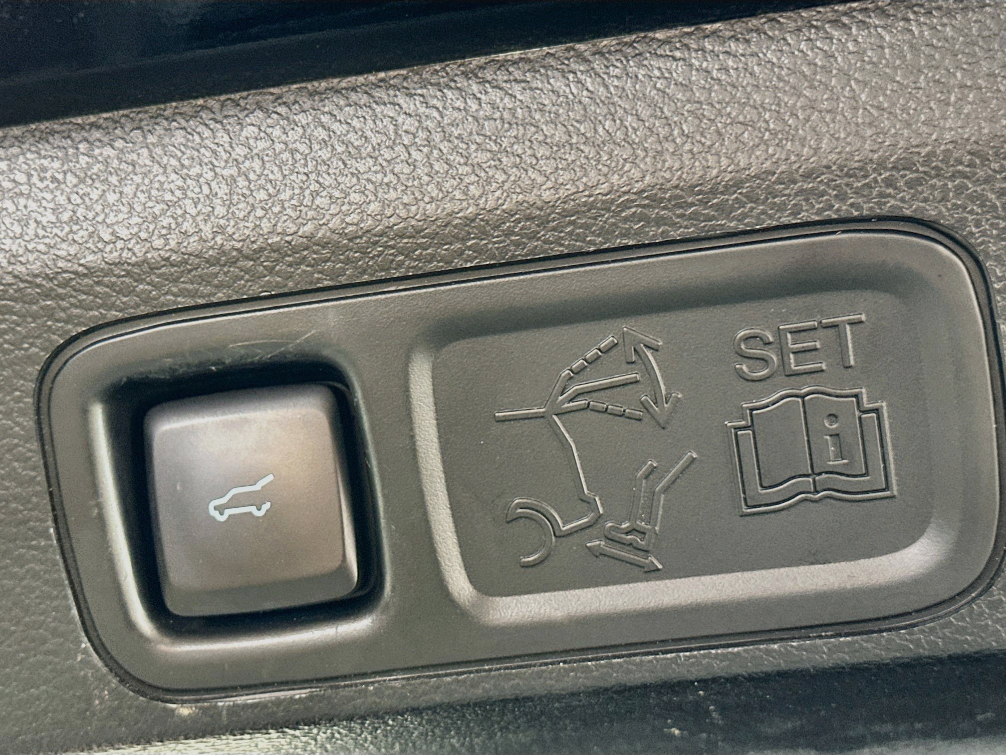 Used 2020 Ford Expedition XLT w/ Equipment Group 202A AWD/4WD image 30