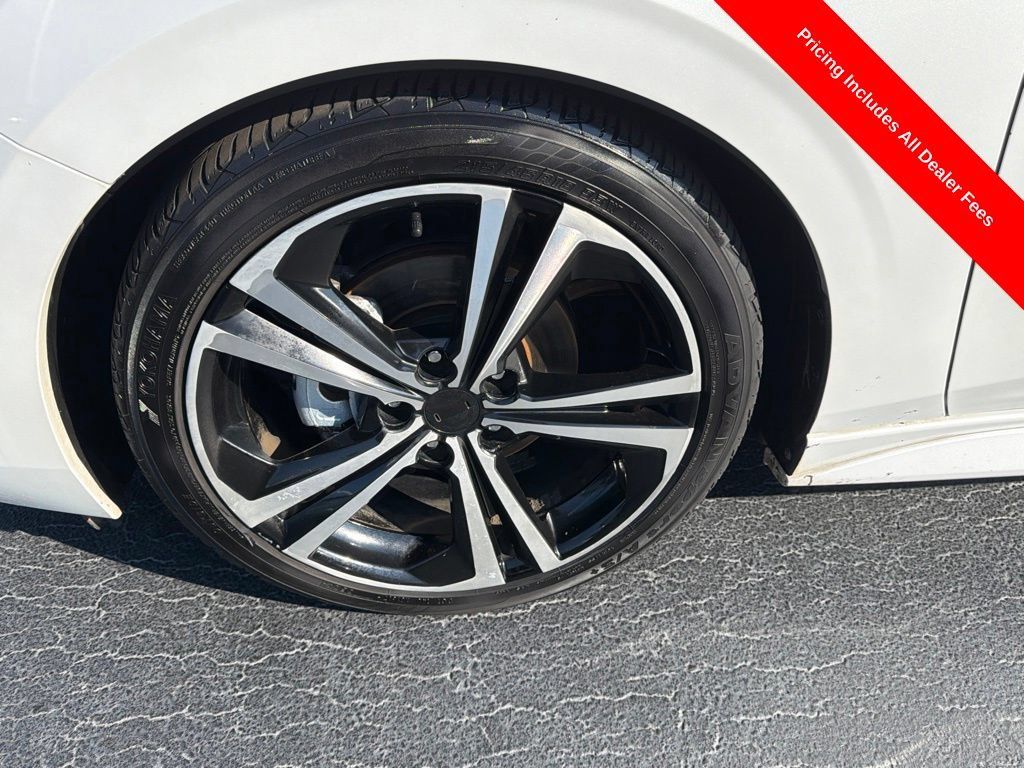 Used 2020 Nissan Sentra SR FWD image 13