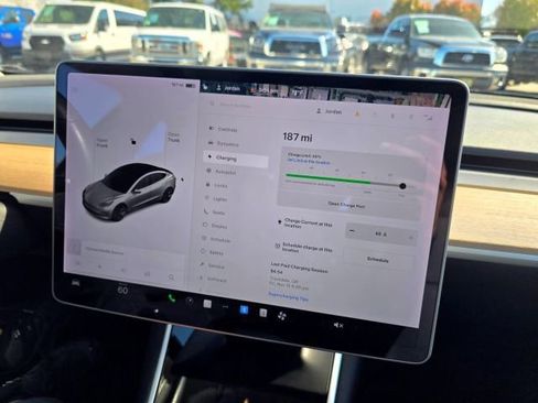 Used 2018 Tesla Model 3 Long Range image 34