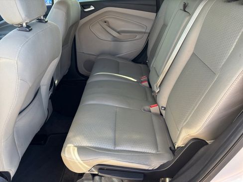 Used 2018 Ford Escape SE image 17