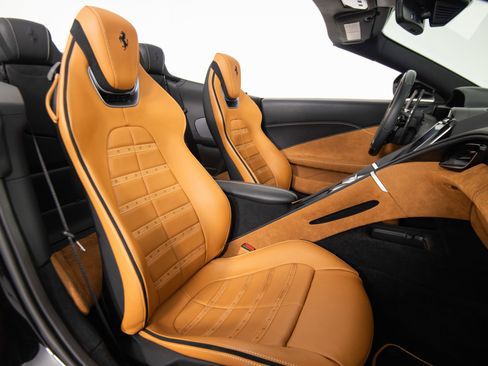 Certified 2024 Ferrari Roma Spider image 43