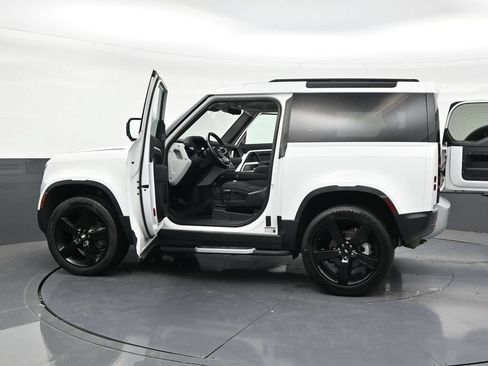 Used 2022 Land Rover Defender 90 AWD/4WD image 30