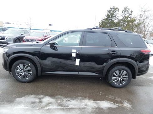 New 2026 Nissan Pathfinder SV image 6