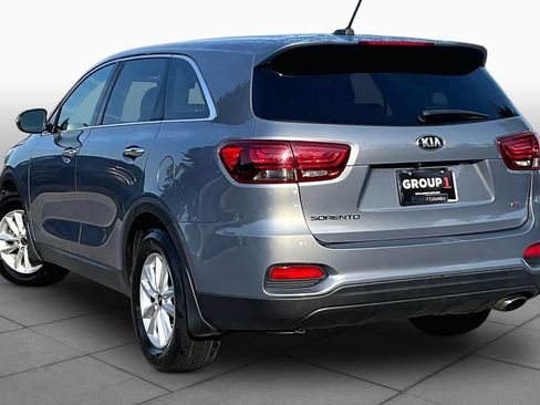 Used 2019 Kia Sorento L FWD image 11