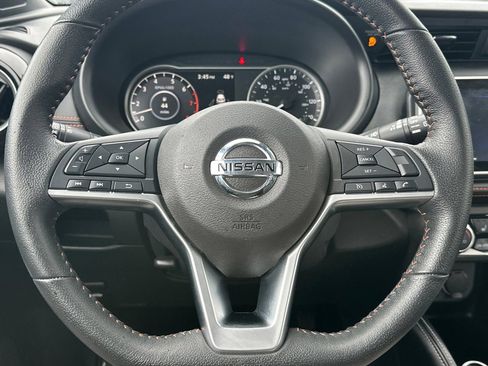 Used 2020 Nissan Kicks SR w/ SR Premium Package image 18
