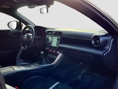 Used 2024 Toyota GR86 Premium RWD image 27