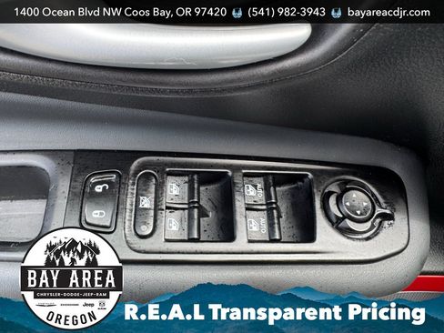 Used 2023 Jeep Renegade Trailhawk AWD/4WD image 13