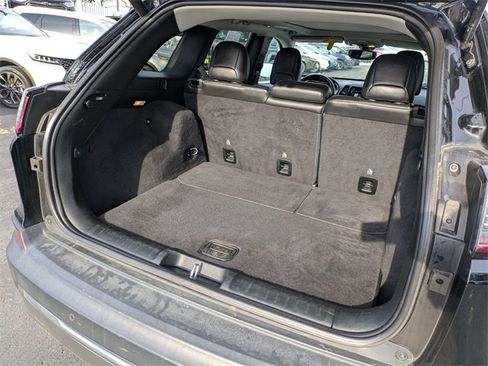 Certified 2019 Jeep Cherokee Limited w/ Luxury Group image 28