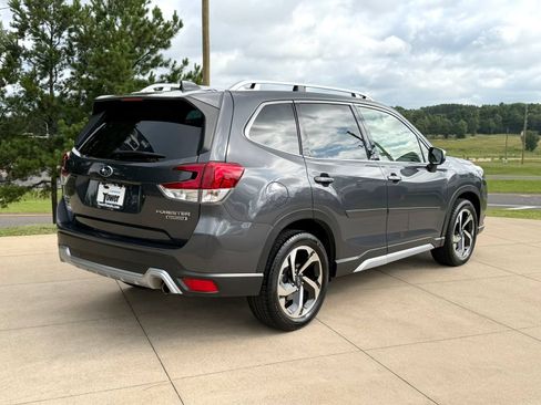 Used 2022 Subaru Forester Touring AWD/4WD image 6