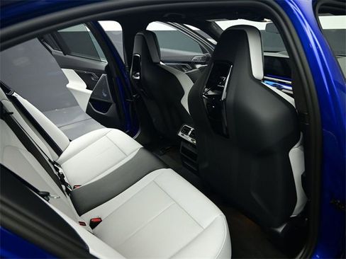 Used 2025 BMW M5 w/ Carbon Package image 40