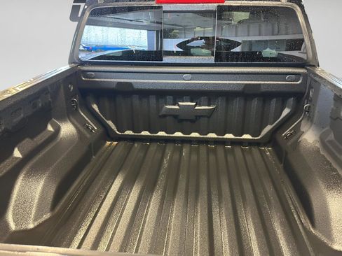 Used 2025 Chevrolet Colorado ZR2 w/ Technology Package AWD/4WD image 11