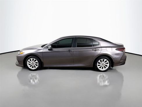 Used 2021 Toyota Camry LE FWD image 8