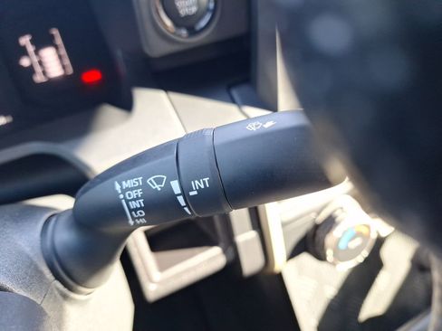 Used 2024 Toyota Tacoma SR image 22