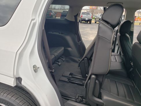 Used 2023 GMC Acadia Denali image 32