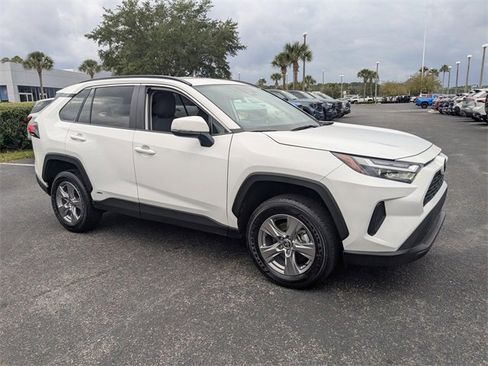 Used 2025 Toyota RAV4 XLE image 2