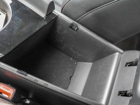 Used 2024 Hyundai Elantra Limited image 19