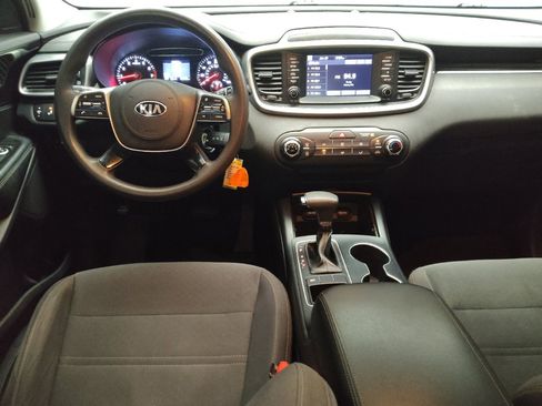 Used 2019 Kia Sorento LX image 22