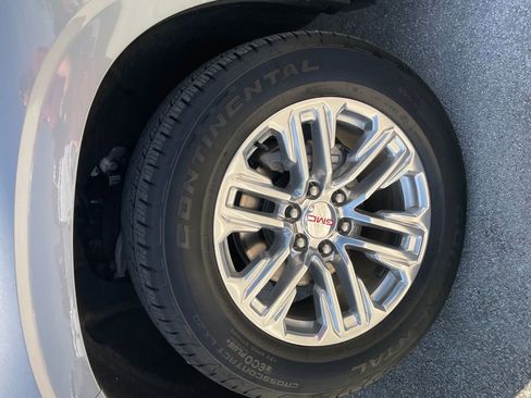 Used 2023 GMC Yukon SLT image 10