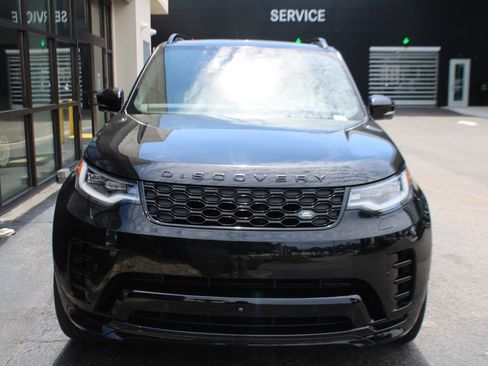 Certified 2024 Land Rover Discovery Dynamic SE image 2