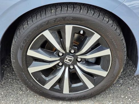Used 2024 Honda Civic EX image 9