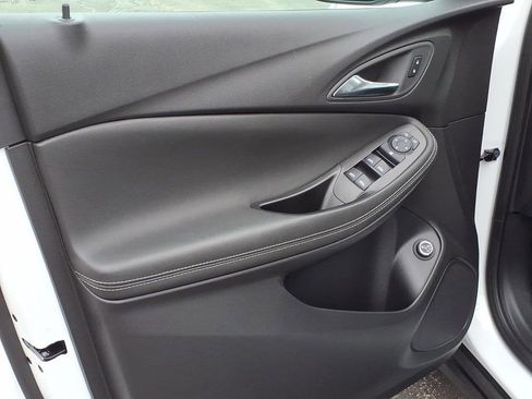 Certified 2024 Buick Encore GX Preferred w/ Comfort Package image 5