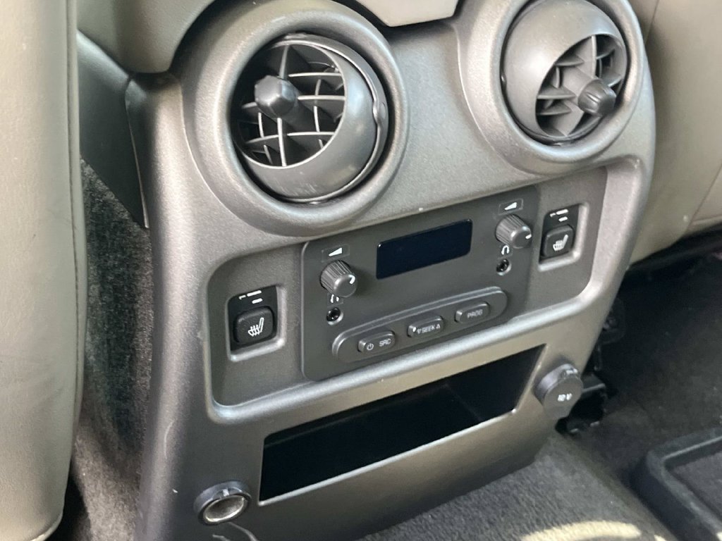 Used 2004 HUMMER H2 w/ Preferred Equipment Group AWD/4WD image 18