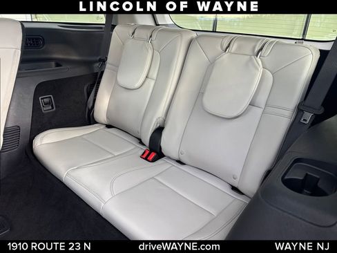 Used 2025 Lincoln Aviator AWD image 23