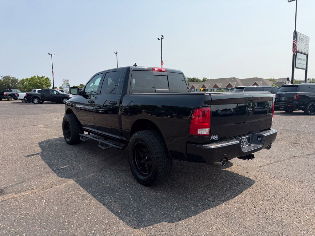 Used 2019 RAM 1500 Classic SLT w/ Black Appearance Group AWD/4WD image 8