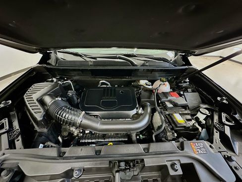 Used 2023 GMC Acadia SLE w/ Driver Convenience Package image 36