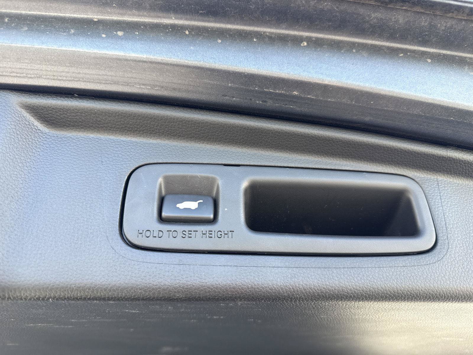 Used 2024 Honda CR-V EX-L image 7