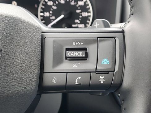 Certified 2025 Nissan Rogue SV AWD/4WD image 10