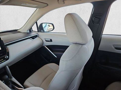Used 2024 Toyota Corolla Cross L FWD image 5