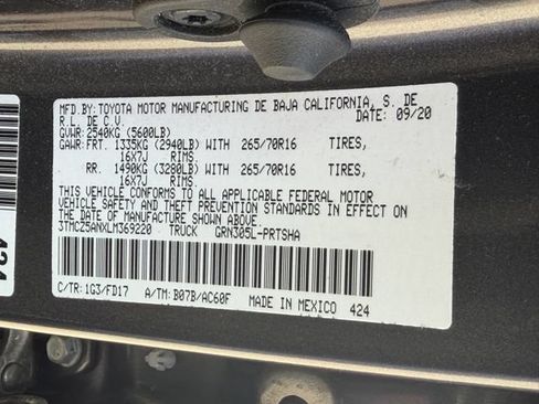Used 2020 Toyota Tacoma TRD Off-Road AWD/4WD image 27
