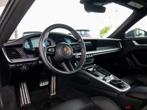 Certified 2022 Porsche 911 Turbo AWD/4WD image 4