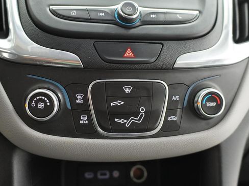 Used 2019 Chevrolet Equinox LT image 27