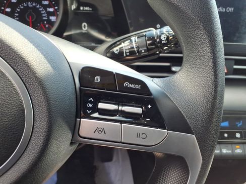 Used 2023 Hyundai Elantra SEL image 17