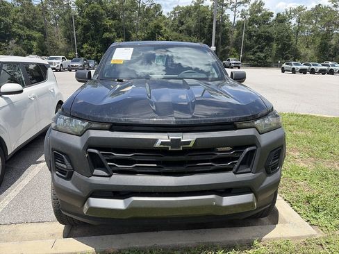 Used 2024 Chevrolet Colorado Trail Boss w/ Advanced Trailering Package AWD/4WD image 3
