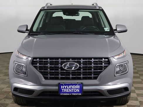 Used 2021 Hyundai Venue SEL FWD image 9