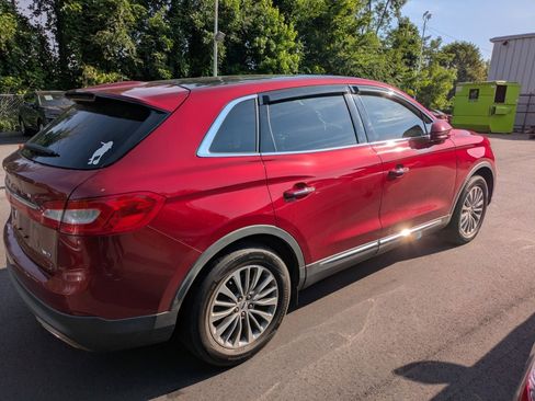 Used 2016 Lincoln MKX Select w/ Select Plus Package AWD/4WD image 4