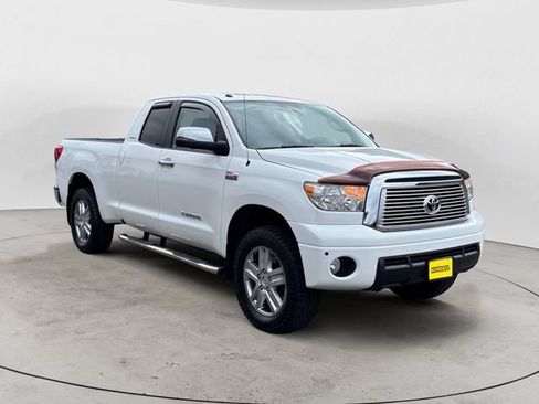 Used 2011 Toyota Tundra Limited w/ Memory Pkg AWD/4WD image 3