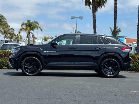 Used 2023 Volkswagen Atlas Cross Sport SE w/ Panoramic Sunroof Package FWD image 7