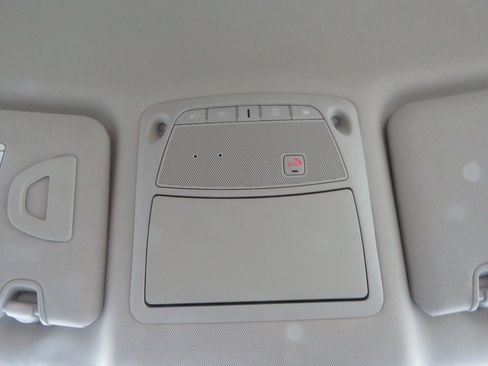 Used 2018 Nissan Rogue SL image 28