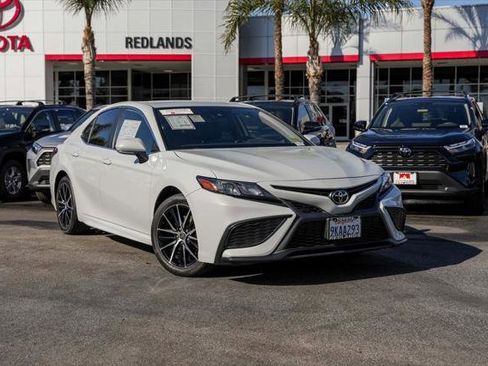 Certified 2024 Toyota Camry SE image 1