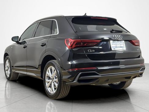 Used 2023 Audi Q3 2.0T Premium w/ Convenience Package AWD/4WD image 3