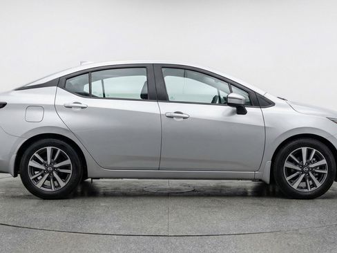 Used 2025 Nissan Versa SV FWD image 11