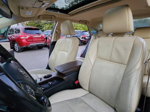 Used 2013 Toyota Avalon XLE Touring FWD image 29
